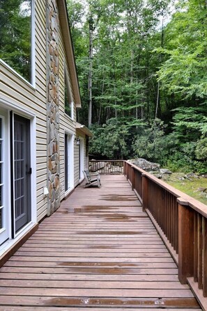 Bear Paw Falls, Deck