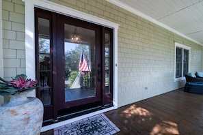 Leave your worries on the outside - step inside to your beautiful vacation home!