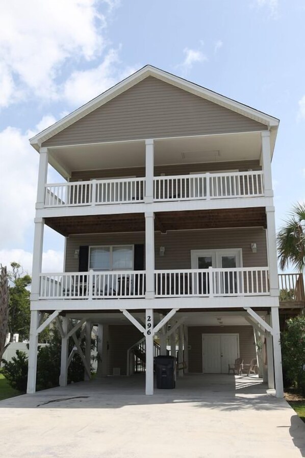 'AWESOME BEACH HOUSE'