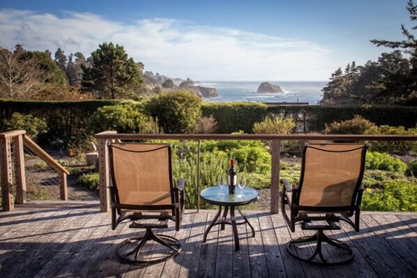 La Bella Vista - View over Van Damme beach and the majestic Pacific coast Line