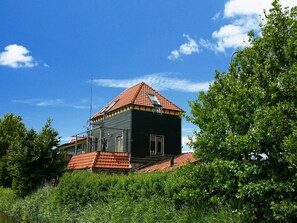 Stugans exteriör [sommar]