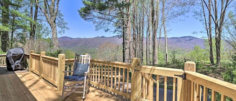 Balsam Vacation Rental | 5BR | 3BA | Stairs Required | 2,200 Sq Ft