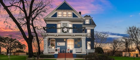 Beautiful and Vintage Historic Home in Downtown Waco