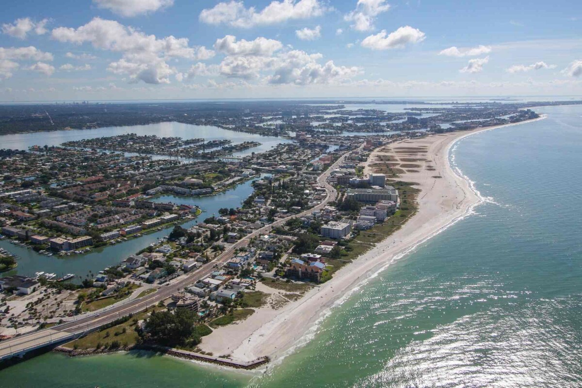 Relax on Your Private Beachfront Balcony. Fresh and Comfortable. Great Family Value!