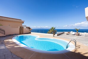 COMPLEX POOL