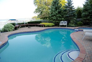 Pool, Firepit