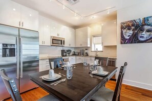 Kitchen/ Dining area