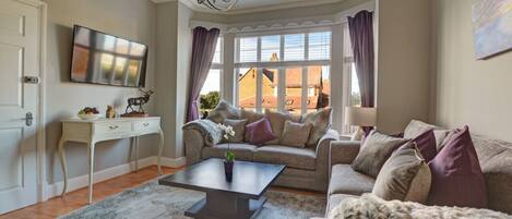 Sitting Room with comfortable seating 