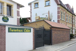 Zugang über Bahnhofstraße