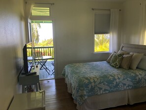 Room 2 with lanai accessory 