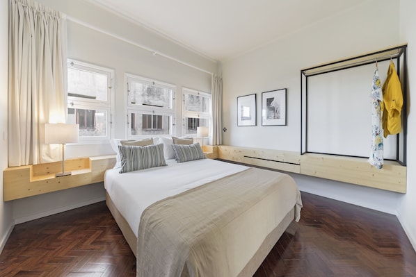 Schlafzimmer mit Doppelbett