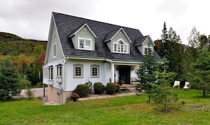 Chalet du Geant - Tremblant's only 5 Star rental chalet