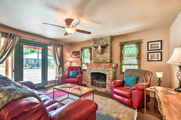 Taos Vacation Rental | 3BR | 2BA | 1,600 Sq Ft | 1 Step Required for Entry