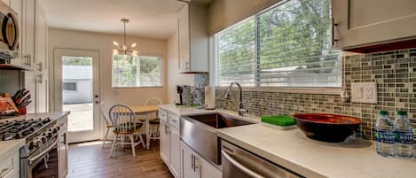 Kitchen & Dining Area