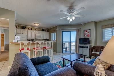 Beautiful Ocean View from Living Room and Master Bedroom 2 BR/2 BA