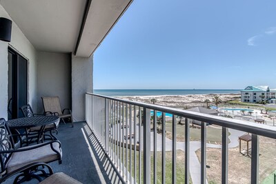 Beautiful Ocean View from Living Room and Master Bedroom 2 BR/2 BA