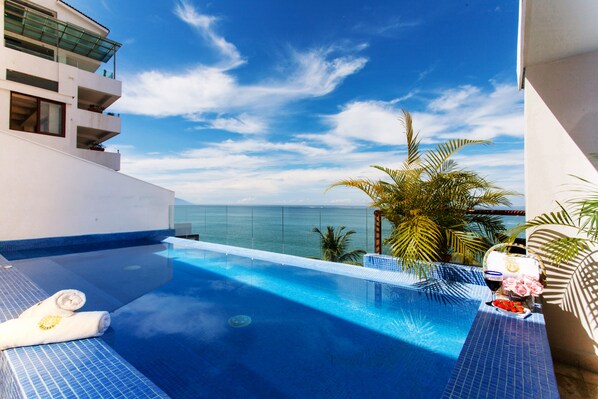 Private pool