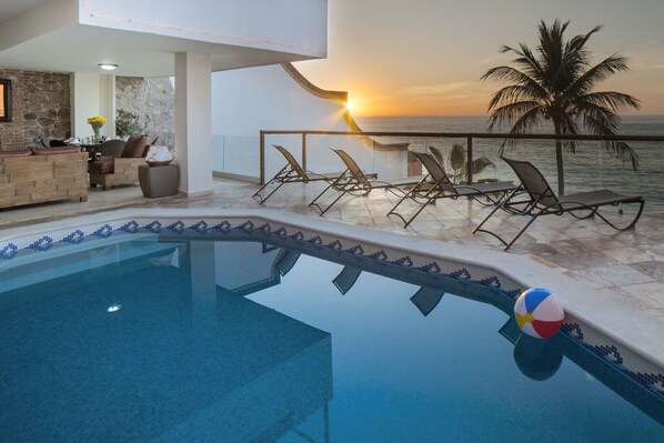 Private pool