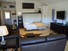 Living Area/Queen Bed