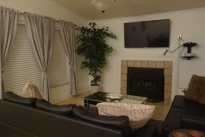 Living room/Fireplace