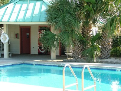 Beautiful Beach Front Condo 2 BR/2 BA -- YOLO - YOU ONLY LIVE ONCE!