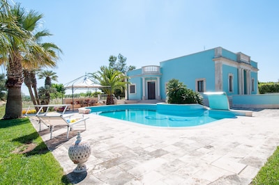 Geräumige Villa mit Pool in Apulien für 8 Personen 