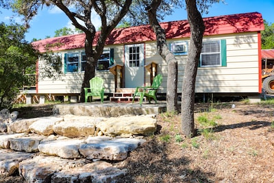 Gorgeous Cozy Cabin in Canyon Lake