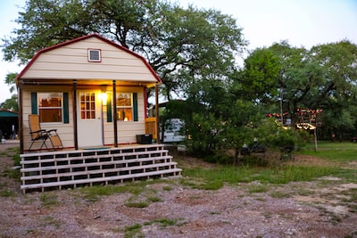 Gorgeous Cozy Cabin in Canyon Lake