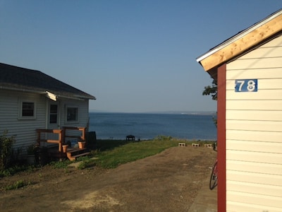 Ocean view cottage in town of Digby