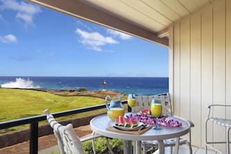 Amazing Views in this 2 Bedrooms/2.5 Baths Condo