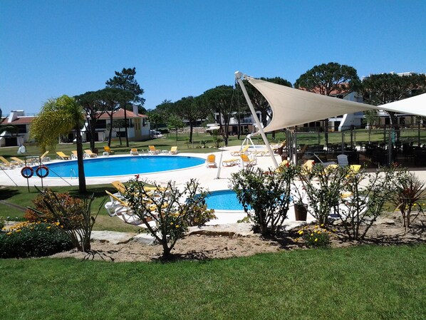 Main pool with children's pool. 