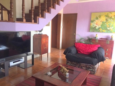 CASA DE VACACIONES BONITA Y CONFORTABLE EN OAXACA. Alberca y Desayuno incluido