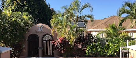 Entrance to Bruadair and parking