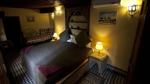 Superior double room with 1 king size bed & 1 single bed