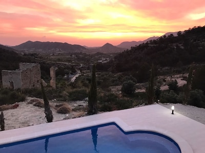 Atemberaubendes 5 Schlafzimmer Bauernhaus in den Bergen, beheizter Pool in der Nähe von Murcia, Costa Blanca