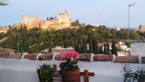 PENTHOUSE in front of Alhambra. Reformed in 2016 respecting original materials 
