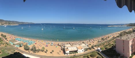 Vue panoramique depuis le balcon