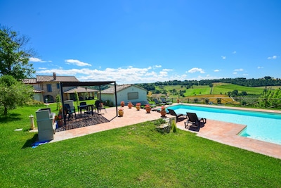 Villa independiente con piscina privada a 90 km de Roma, a 3 km de la ciudad. ¡¡Magníficas vistas!!