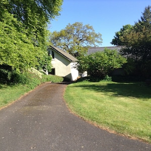 Spacious Coach House with Private Garden