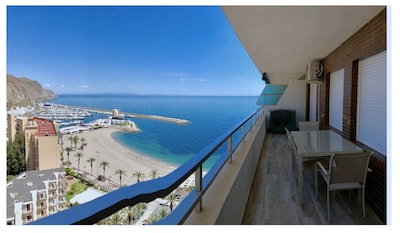 Spacious and modern 50 m to the beach, sea view!