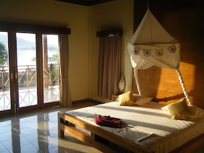 King size double bedroom at Villa KuraKura. 