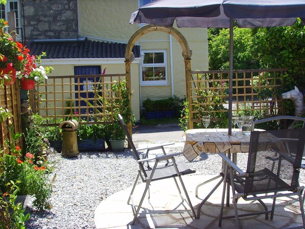 Cottage and Patio/Garden