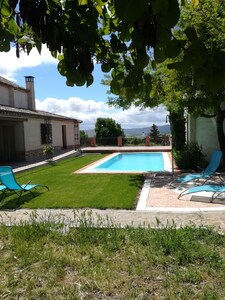 Casa el Laurel de Marjaliza,Toledo, con piscina y jardín