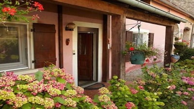 gîte arthemise is located in a charming village in the valley of the SAONE