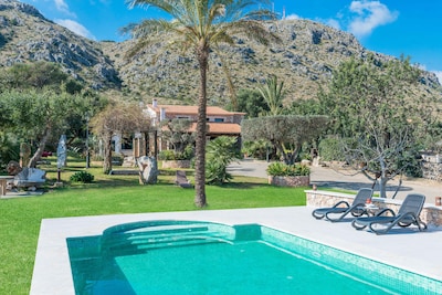 Attraktive rustikale Villa in Alcudia mit Schwimmbad, Paddle-Tennis und Fußball