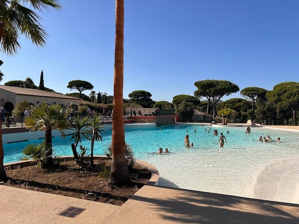 La magnifique piscine !