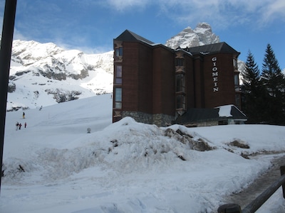 WI-FI free  flat on the slopes and near the center of Cervinia