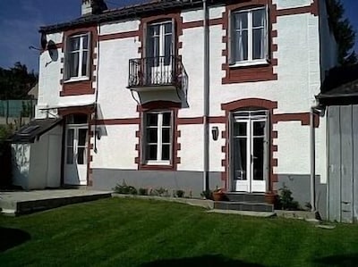 Casa rural de lujo en el centro histórico de Josselin, frente al impresionante castillo medieval