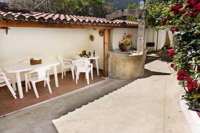 Ferrol: Casa con patio y pequeño jardín