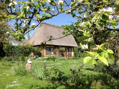 The Sheep-fold, Thatched cottage of Character in the heart of Normandy